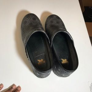 Dansko Clogs Silver Medallion Professional Shoe